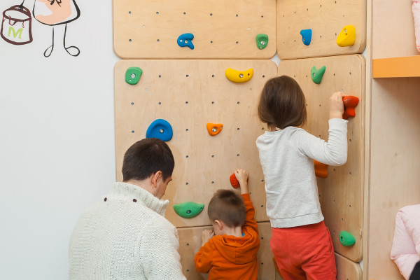 Сеть магазинов деревянных и развивающих игрушек Montessori shop